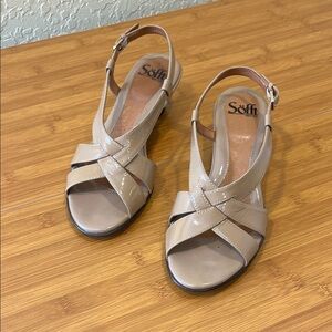 Sofft Women's Beige Strappy Sandals